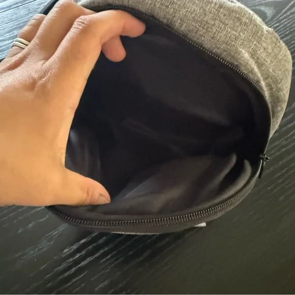 Tushbaby Hip Carrier – Grey | Excellent Condition ✨ - Picture 10 of 11